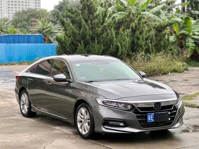 珠海21年本田雅阁2