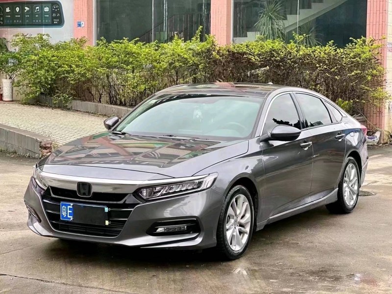 珠海21年本田雅阁8
