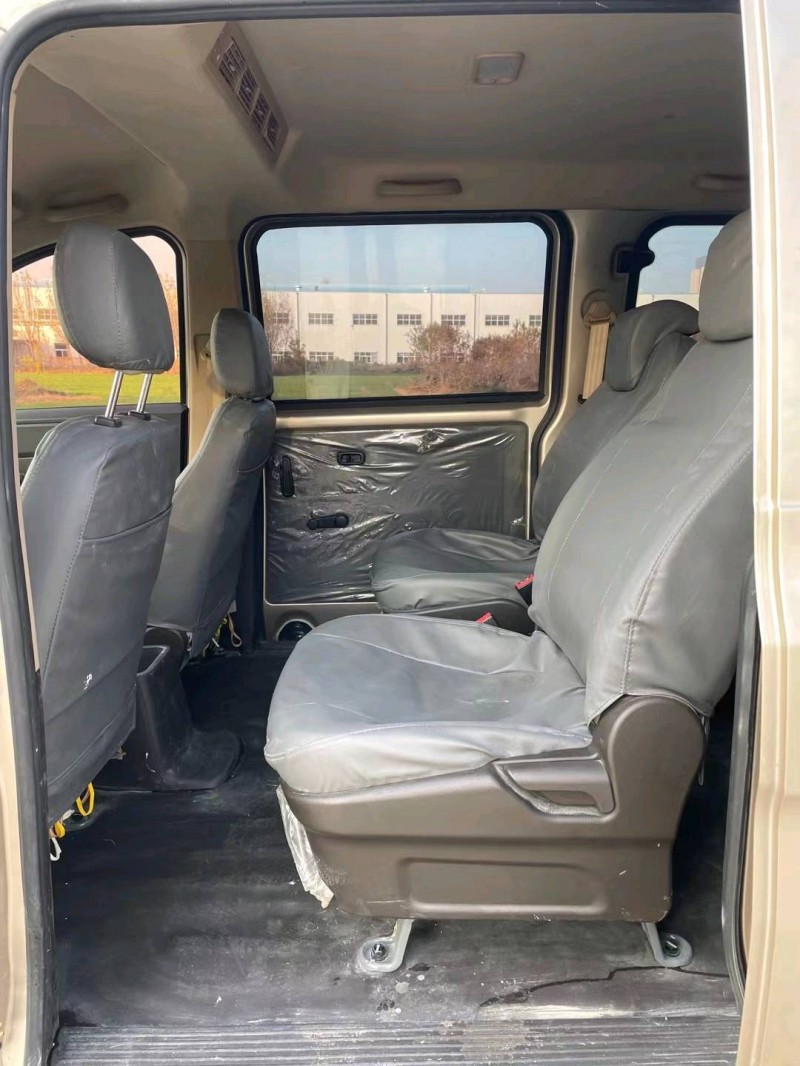 北京20年五菱汽车荣光6