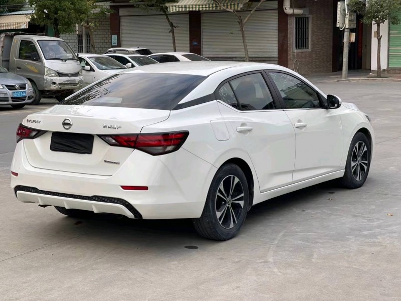 汕頭19年日產軒逸3