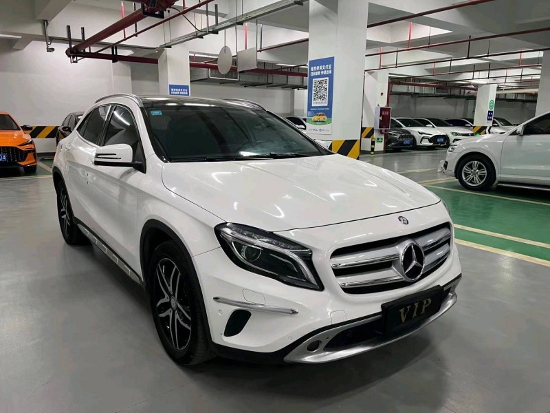 成都16年奔驰GLA3