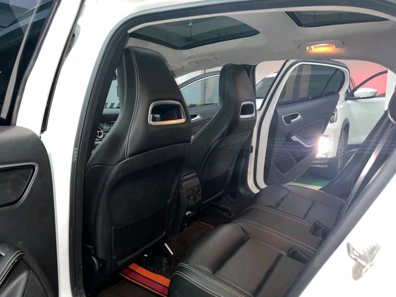 成都16年奔驰GLA4