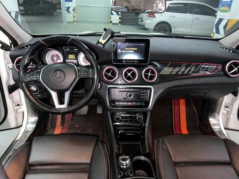 成都16年奔驰GLA5