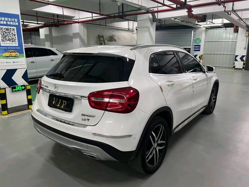 成都16年奔驰GLA8