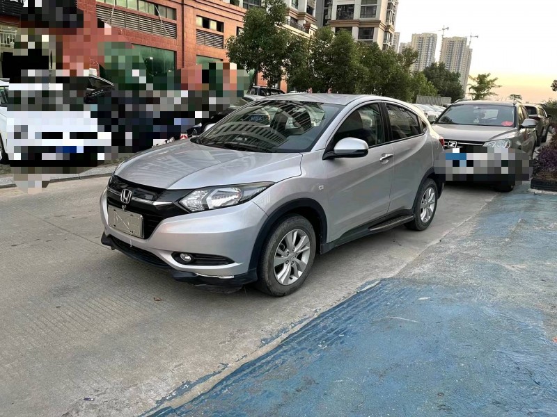 珠海16年本田缤智2