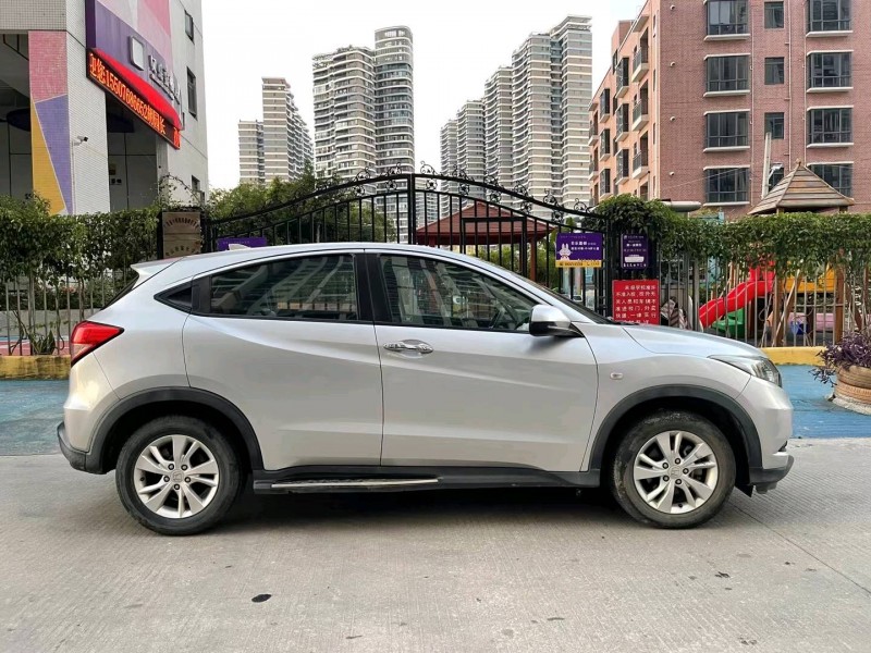 珠海16年本田缤智3