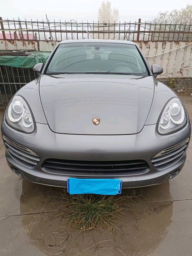 邯郸11年保时捷卡宴1