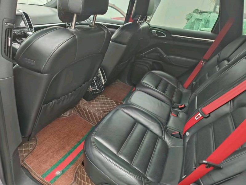 邯郸11年保时捷卡宴5