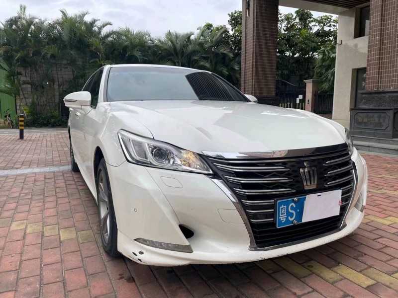 佛山17年丰田皇冠4