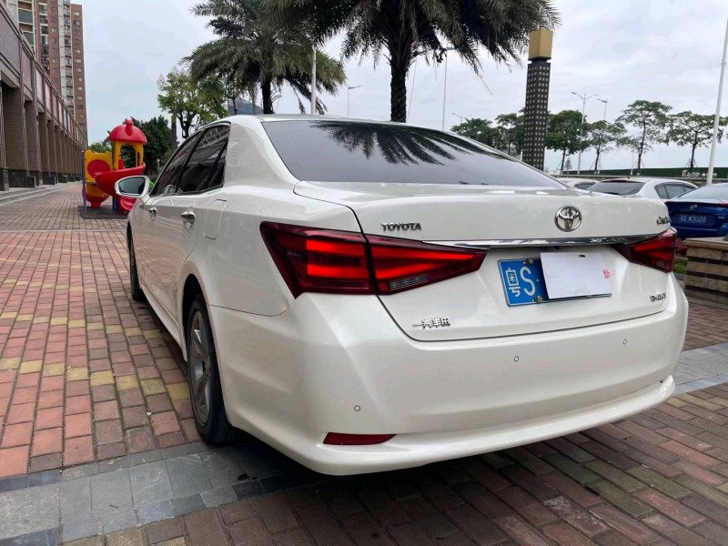 佛山17年丰田皇冠5