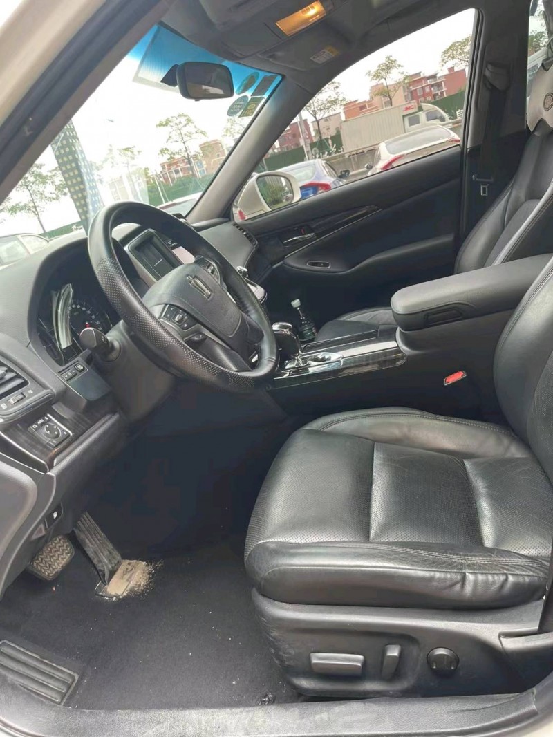 佛山17年丰田皇冠7