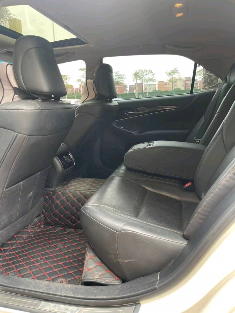 佛山17年丰田皇冠9