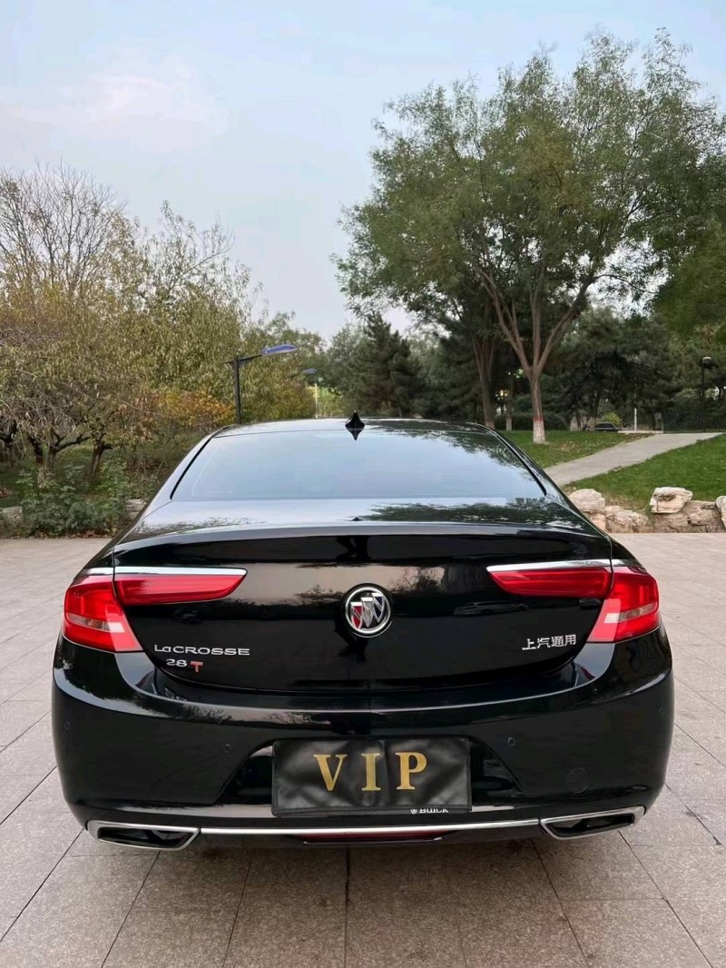 邢台18年别克君越9