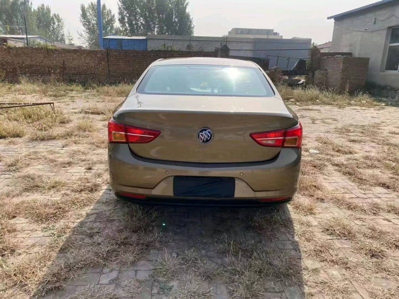 石家庄15年别克威朗9