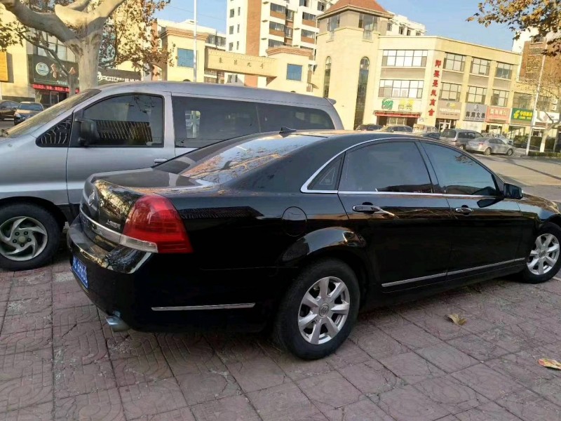 青岛07年别克林荫大道1