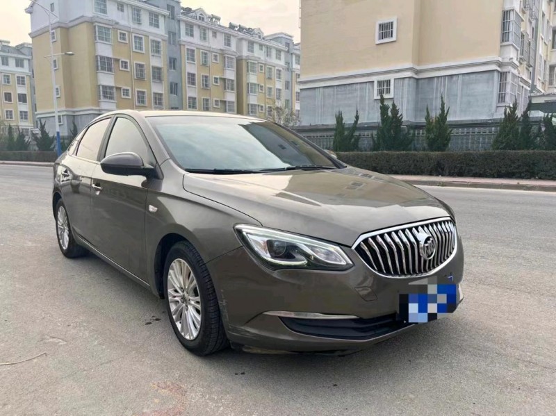 青岛17年别克英朗3