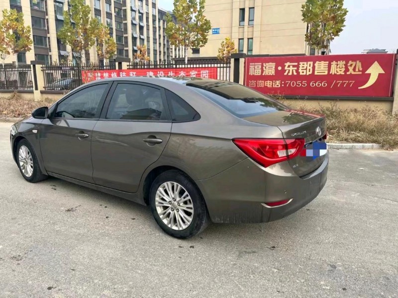 青岛17年别克英朗8