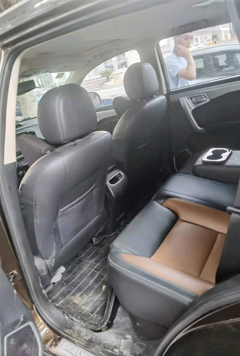 邯郸17年吉利远景X66