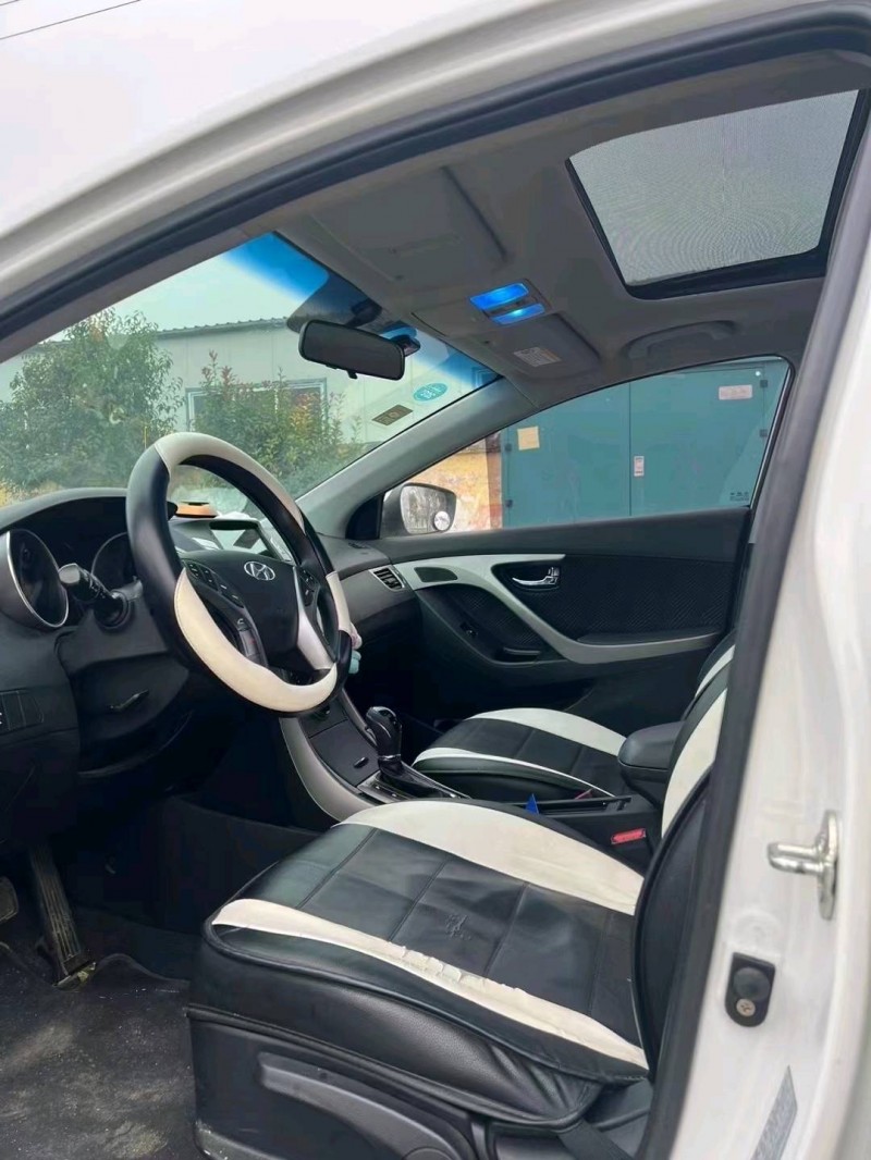 北京14年现代朗动8