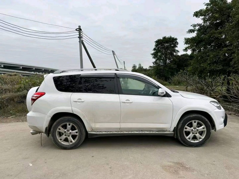 中山12年丰田RAV42