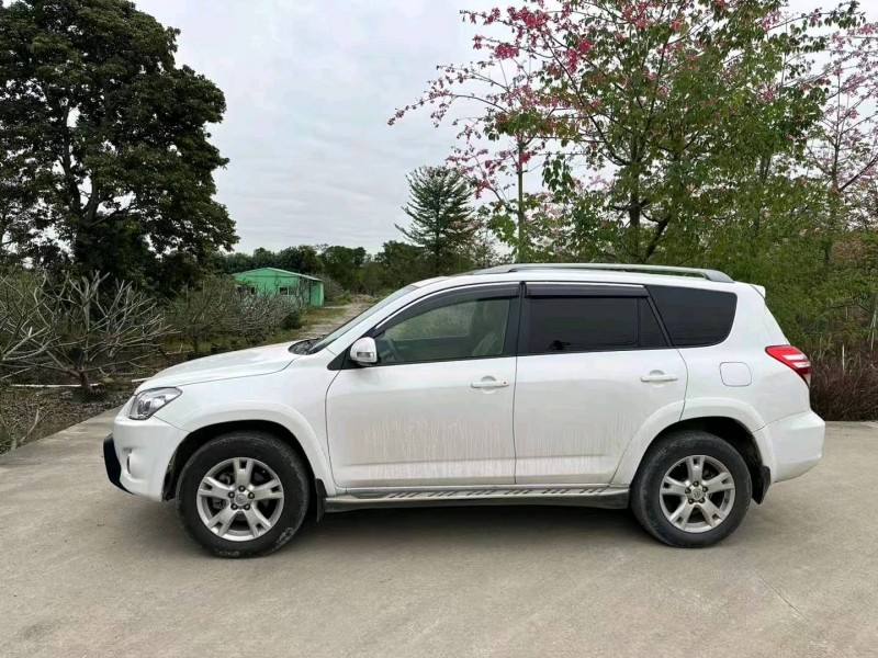 中山12年丰田RAV43