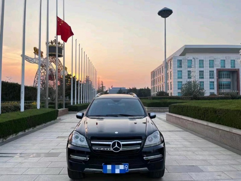 东营10年奔驰GL1