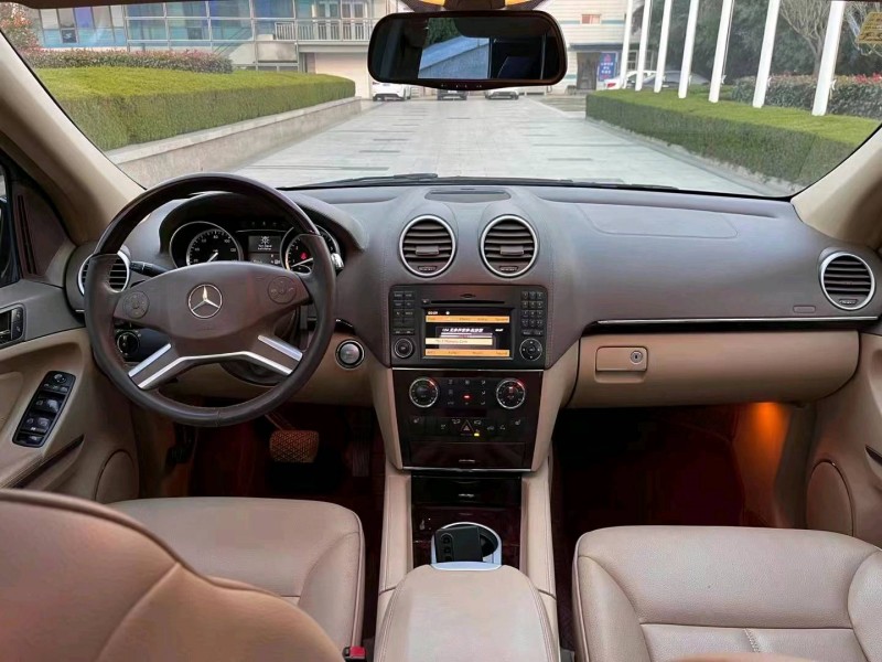 东营10年奔驰GL4