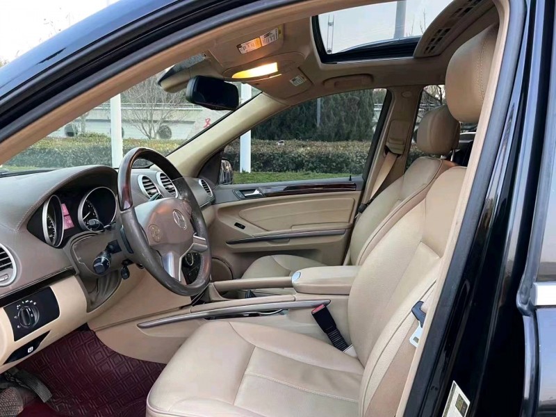 东营10年奔驰GL9