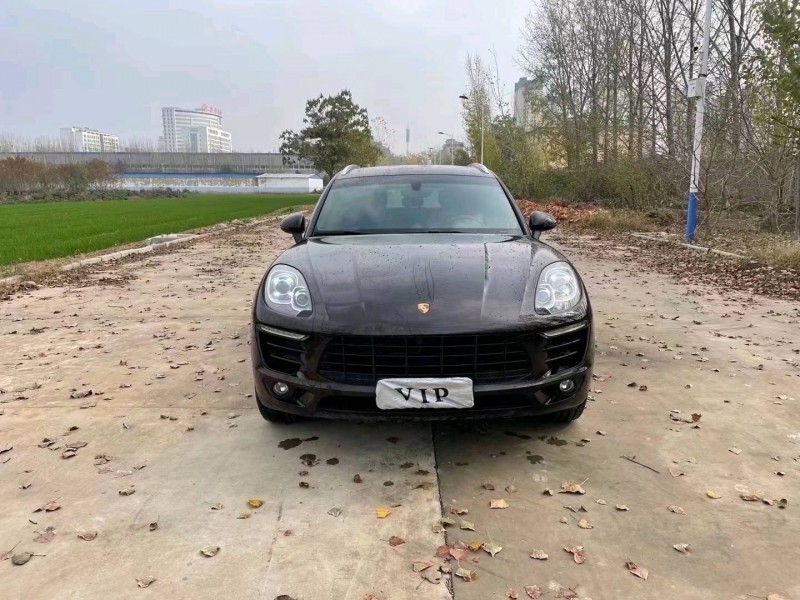 东营15年保时捷Macan1
