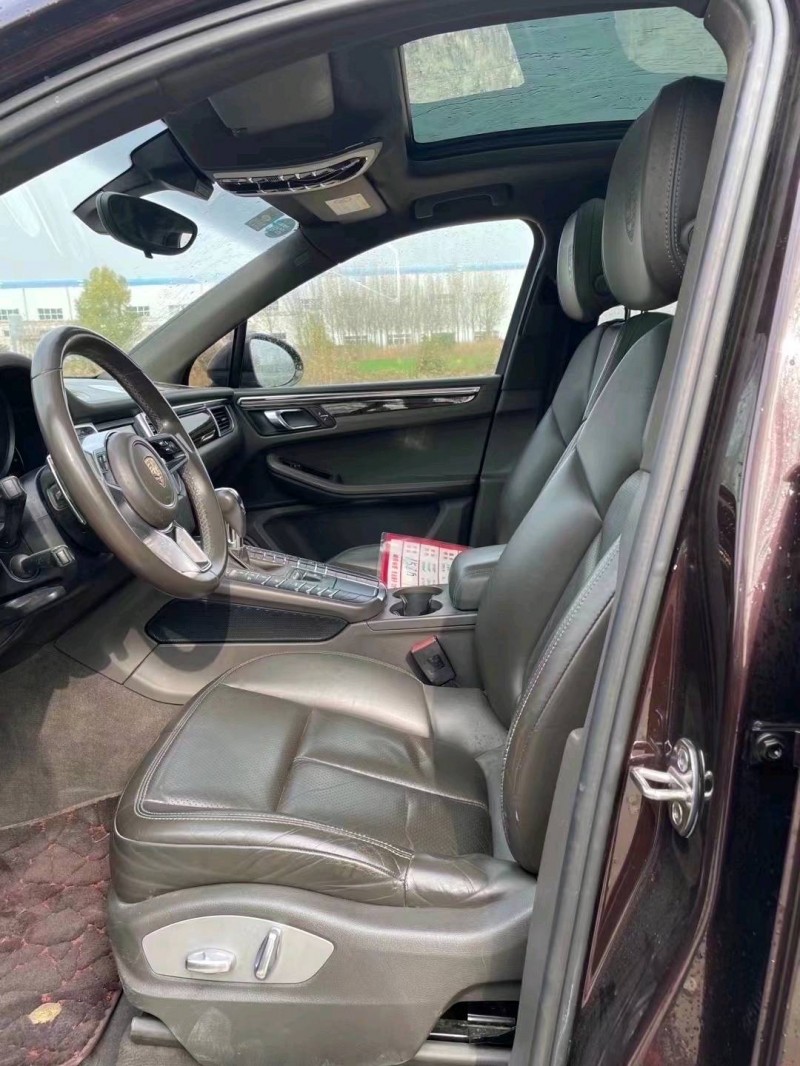东营15年保时捷Macan8