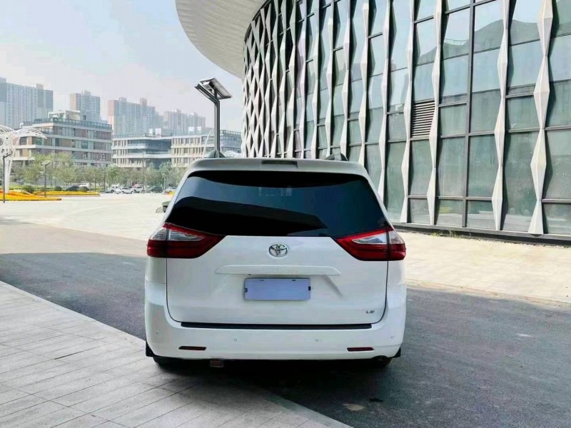 邯郸18年丰田塞纳7