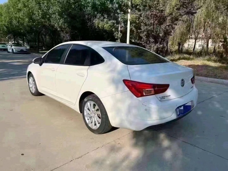 北京17年别克威朗8