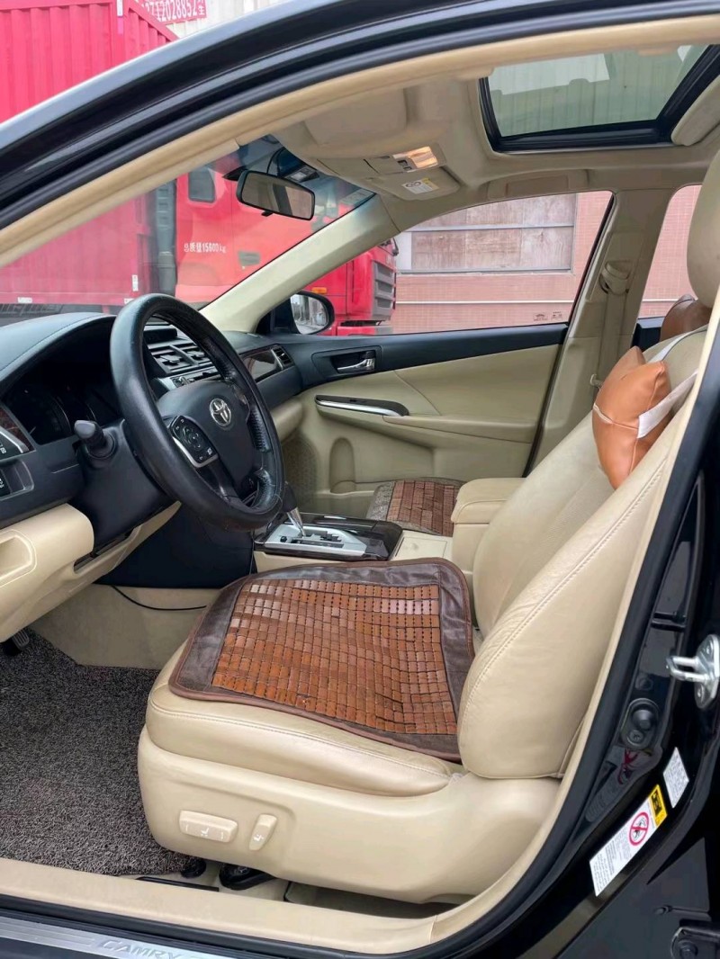 东莞16年丰田凯美瑞4