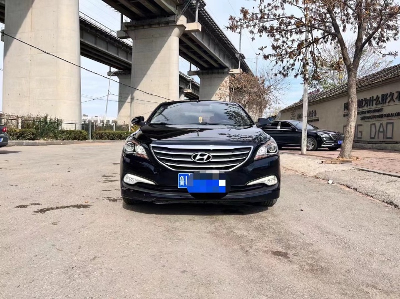 青岛16年现代名图1