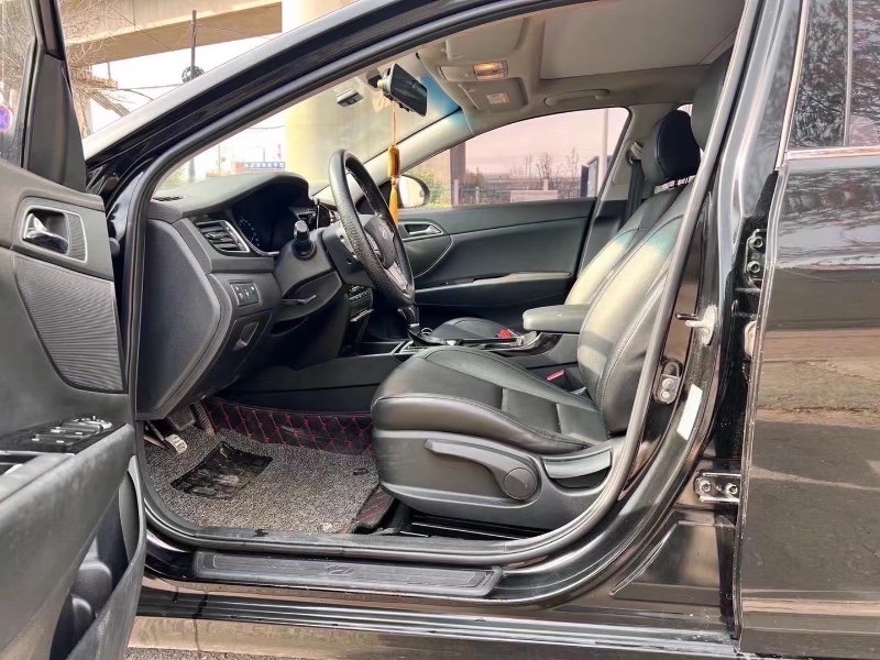 青岛16年现代名图8