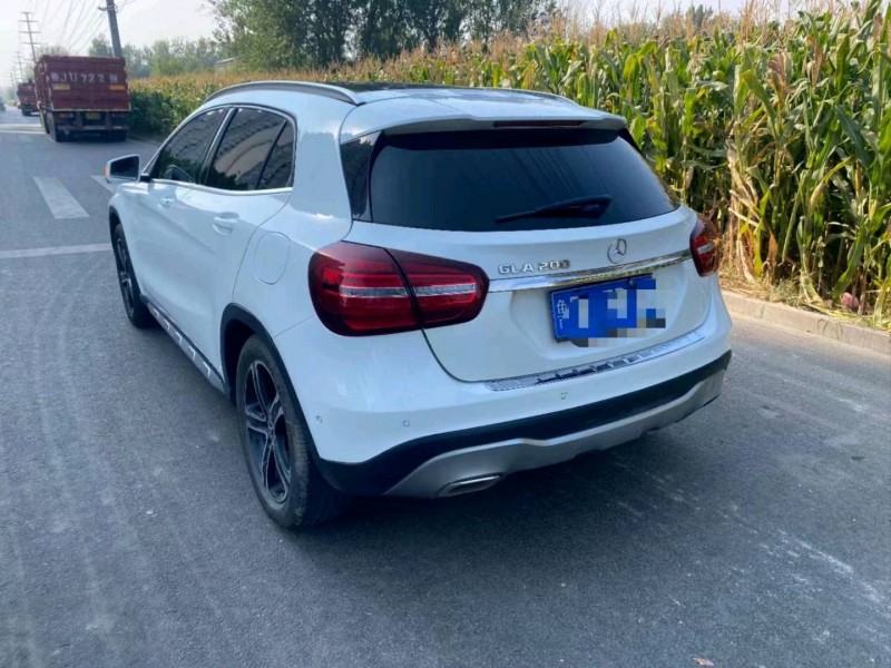 青岛18年奔驰GLA6