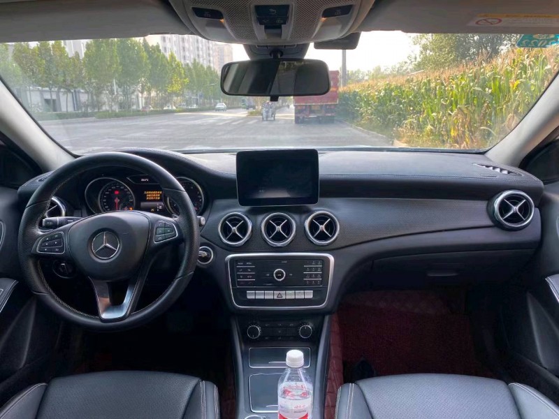 青岛18年奔驰GLA4