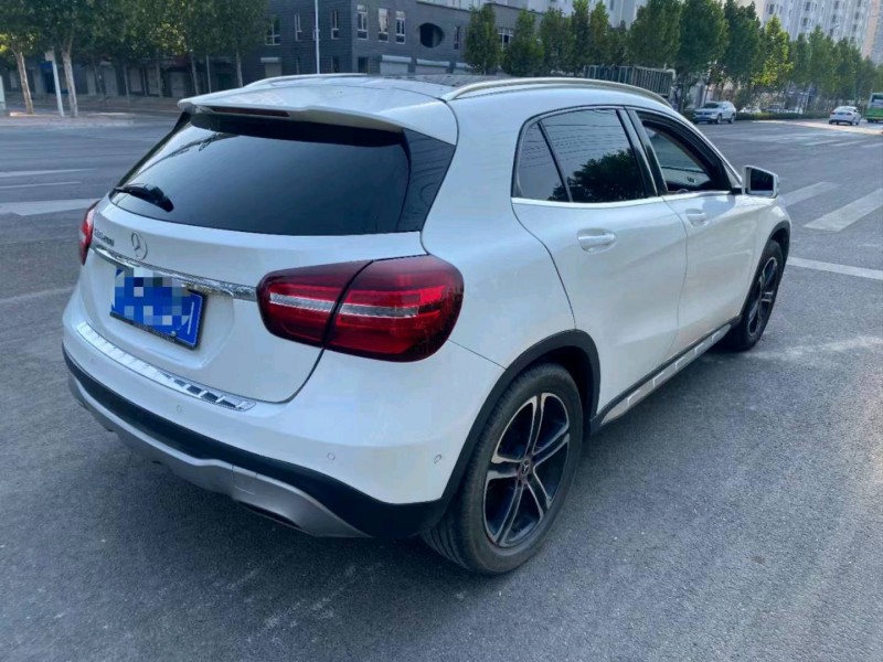 青岛18年奔驰GLA5