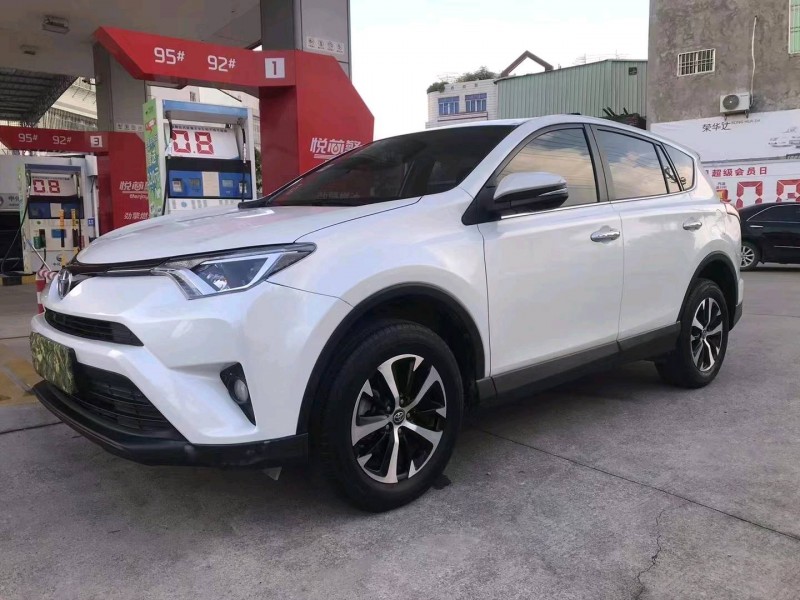广州18年丰田RAV47