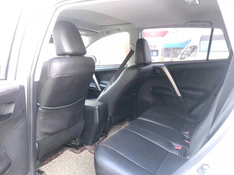 广州18年丰田RAV42