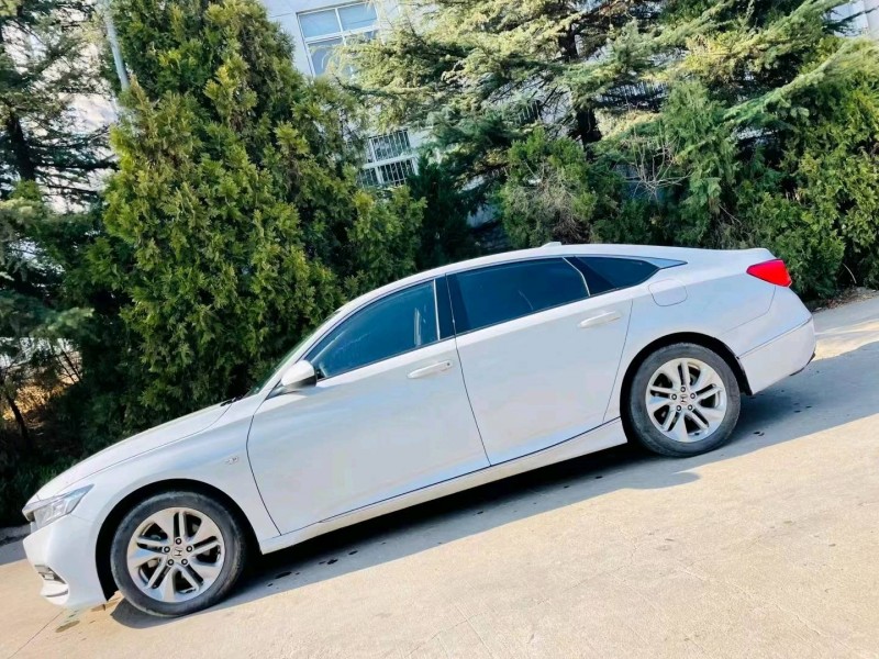 烟台19年本田雅阁7