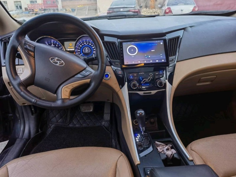 保定13年现代索纳塔八6