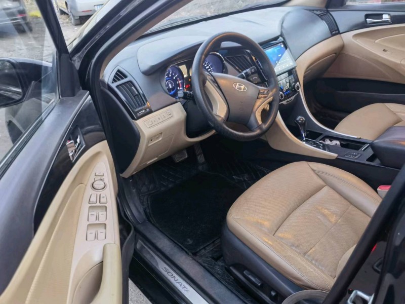 保定13年现代索纳塔八8