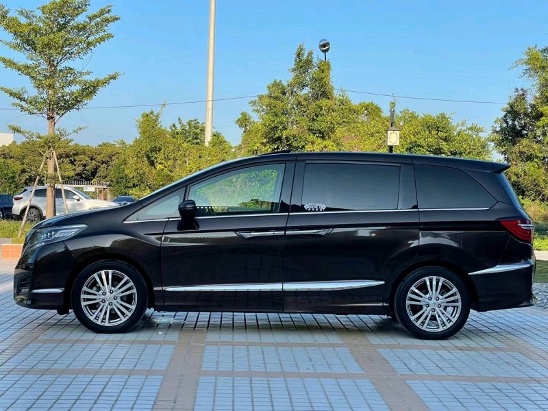 汕头17年本田艾力绅3