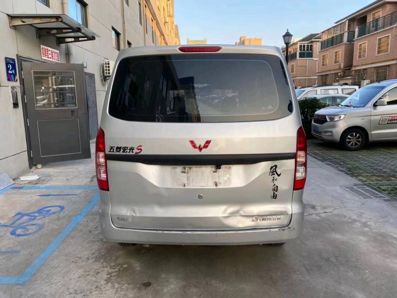 嘉兴19年五菱汽车宏光2