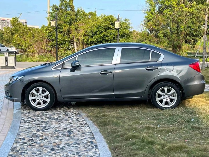 汕头12年本田思域4