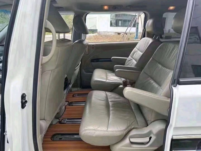 嘉兴15年本田艾力绅9