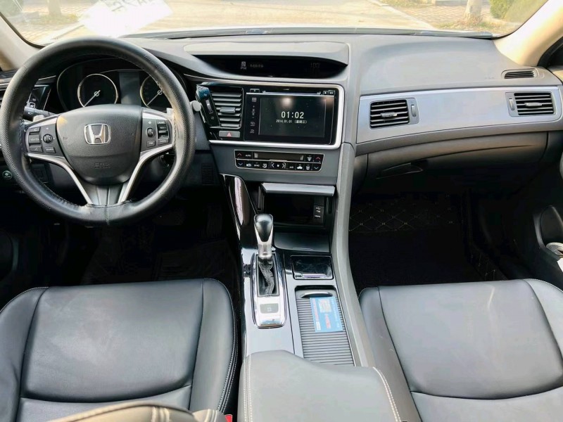 聊城15年本田思铂睿5