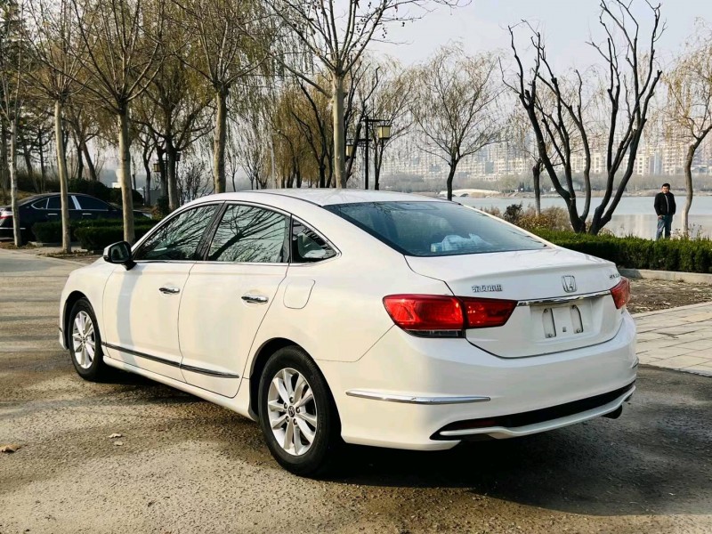 聊城15年本田思铂睿2