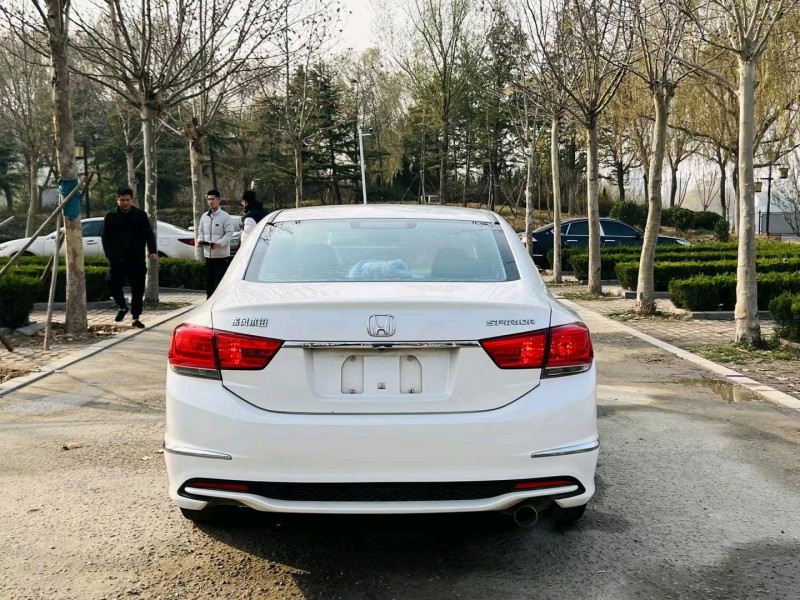 聊城15年本田思铂睿1